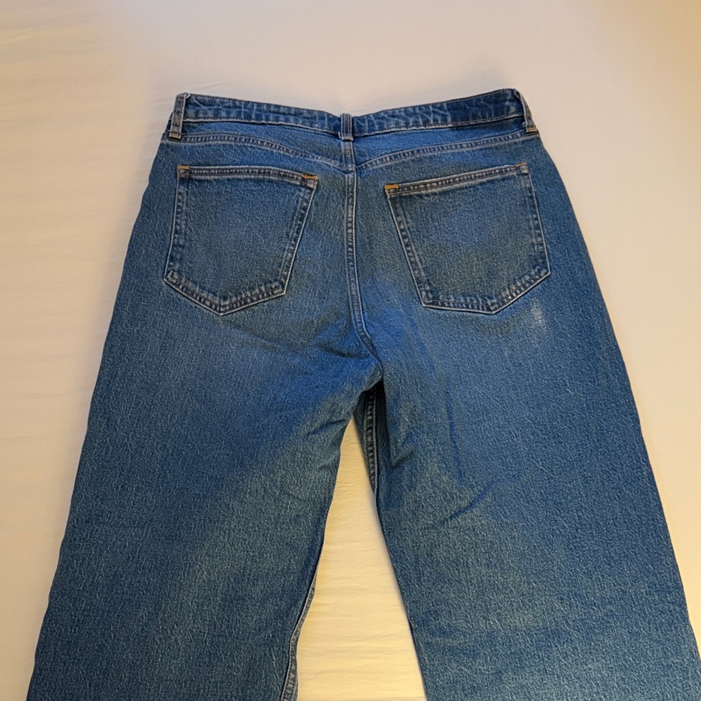 Abercrombie & Fitch Curve Love Medium Blue High-Rise Relaxed Jeans - Picture 4 of 5